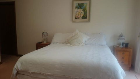 Gaerwood Bed Breakfast - Lightning Ridge Tourism 0