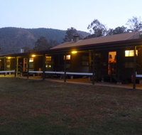 Christmas Creek Cafe and Cabins - Lightning Ridge Tourism
