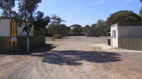 Woomera Traveller's Village And Caravan Park - Lightning Ridge Tourism 0