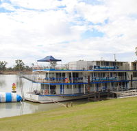 Murray River Queen Backpackers - Lightning Ridge Tourism