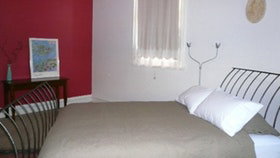 Between The Valleys Bed And Breakfast - Lightning Ridge Tourism 0