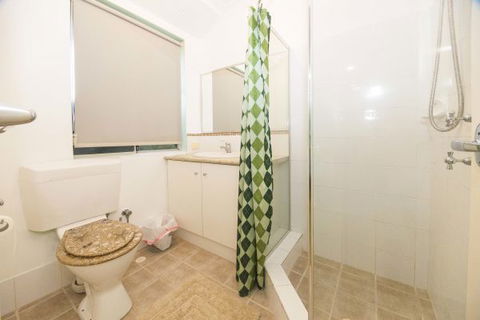 Alpha Homestay - Lightning Ridge Tourism 5