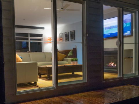 Alice's Palace Ocean Grove - Lightning Ridge Tourism 2
