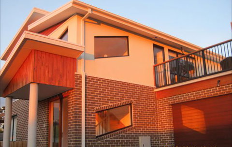 Barefoot Beach Stays - Lightning Ridge Tourism 0