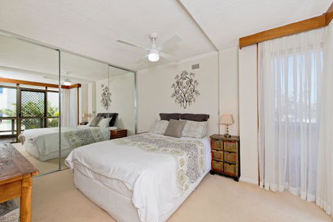 Beauty At The Beach - Lightning Ridge Tourism 6