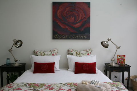 Bright Bliss - Lightning Ridge Tourism 0