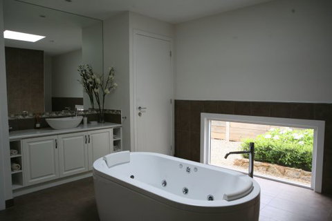 Bright Bliss - Lightning Ridge Tourism 2