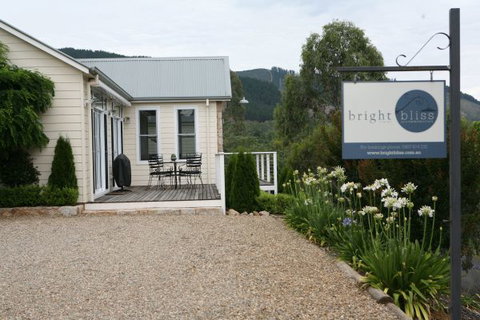 Bright Bliss - Lightning Ridge Tourism 3