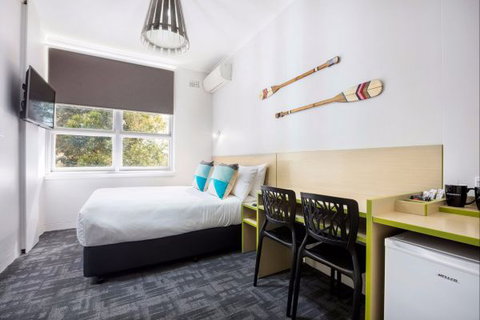 Caringbah Hotel - Lightning Ridge Tourism 5