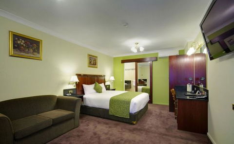 Comfort Inn And Suites Georgian - Lightning Ridge Tourism 2