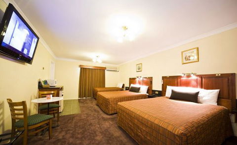 Comfort Inn And Suites Georgian - Lightning Ridge Tourism 5