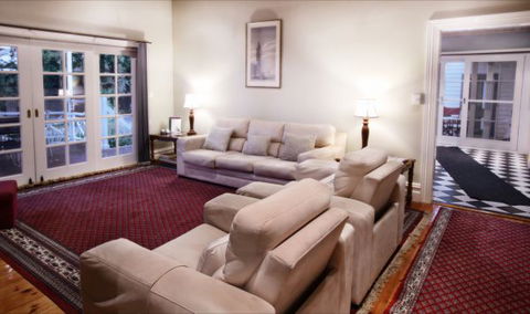 Fairbank House - Lightning Ridge Tourism 3