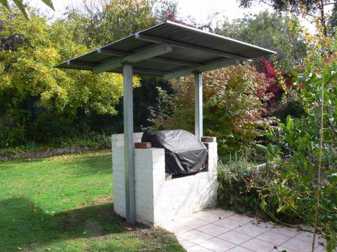 Fairbank House - Lightning Ridge Tourism 9