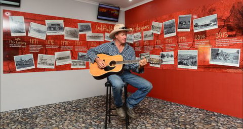 Goldfields Hotel And Finnigan's Rest - Lightning Ridge Tourism 1