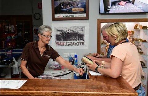 Goldfields Hotel And Finnigan's Rest - Lightning Ridge Tourism 2