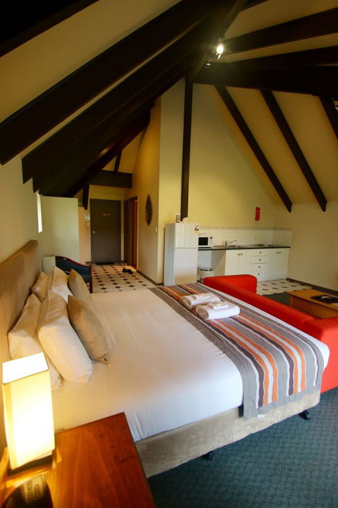 Hahndorf Motel - Lightning Ridge Tourism 2