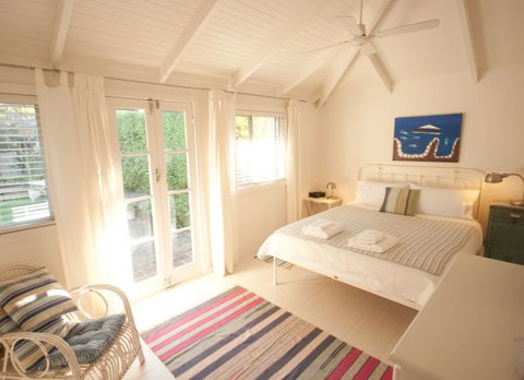 Huskisson Bed And Breakfast: Jervis Bay - Lightning Ridge Tourism 1