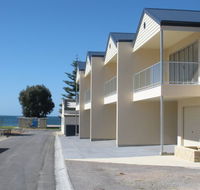 Karen's Cabins and Apartments - Lightning Ridge Tourism