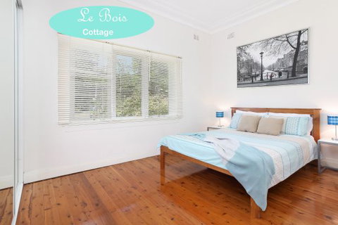 Le Bois Cottage - Lightning Ridge Tourism 0