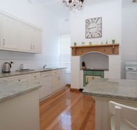 The Provincial Bed  Breakfast - Lightning Ridge Tourism