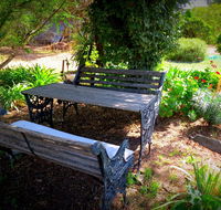 The Pig and Whistle - Lightning Ridge Tourism