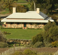 White Hill Estate - Lightning Ridge Tourism
