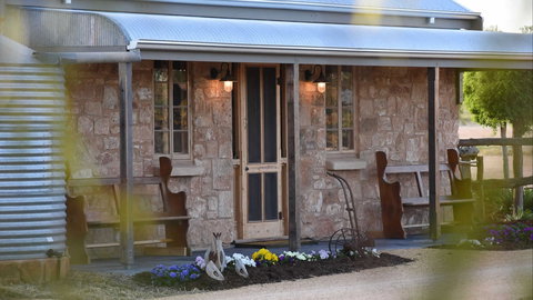 Riverline Cottage - Lightning Ridge Tourism 0