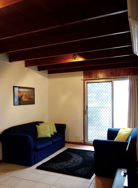 Morella Farm Stay - Lightning Ridge Tourism 7