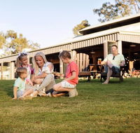 Paradise Country Farmstay - Lightning Ridge Tourism