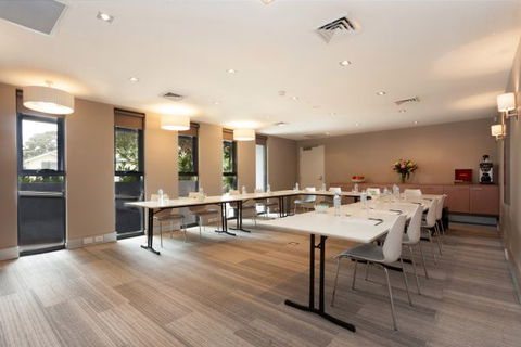 Quest Mascot Apartment Hotels - Lightning Ridge Tourism 2