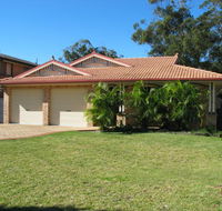 Seawest - Hawks Nest Accommodation - Lightning Ridge Tourism