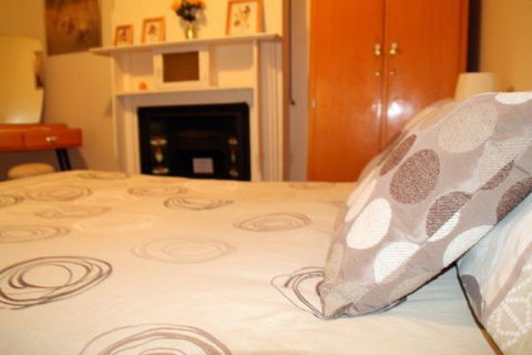 Squatters Cottage - Lightning Ridge Tourism 2