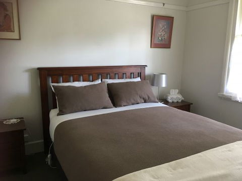 Valley View Cottage - Lightning Ridge Tourism 3