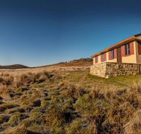 Wolgal Hut - Lightning Ridge Tourism