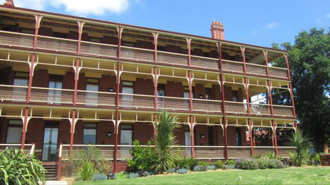 Yarra House - Lightning Ridge Tourism 0