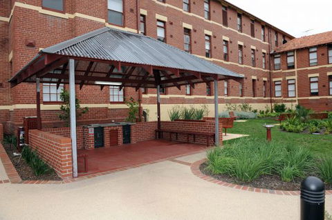 Yarra House - Lightning Ridge Tourism 7