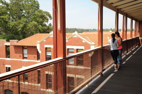 Yarra House - Lightning Ridge Tourism 8