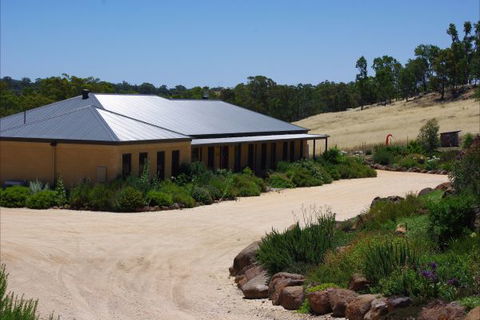 Yalooka Farm - Lightning Ridge Tourism 0