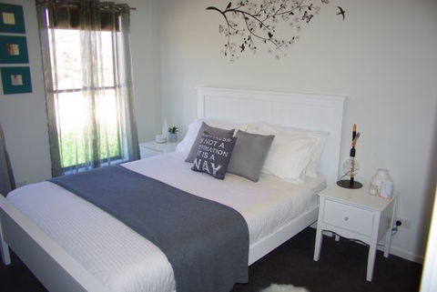 Yalooka Farm - Lightning Ridge Tourism 1