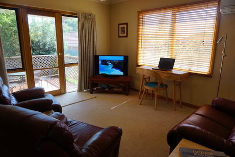 Abrigo Apartment - Lightning Ridge Tourism 6