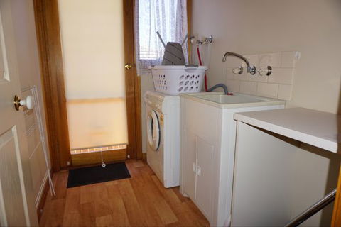 Abrigo Apartment - Lightning Ridge Tourism 9