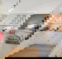 Abbey Rose - Lightning Ridge Tourism