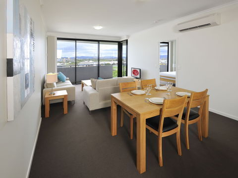 Apartments G60 Gladstone, Managed By Metro Hotels - Lightning Ridge Tourism 0