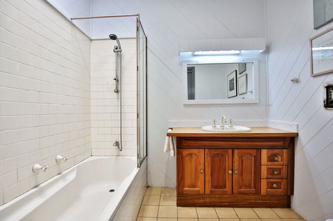 Borrowdale - Lightning Ridge Tourism 5