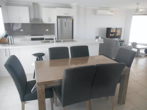 Cluff Vew - Lightning Ridge Tourism 1