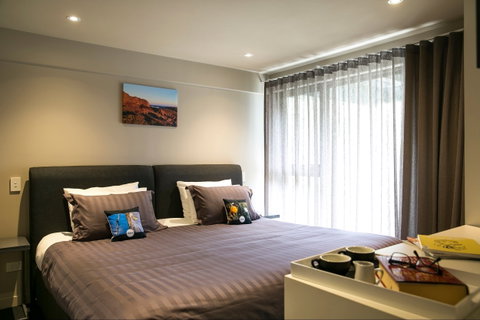 Diana Alpine Lodge - Lightning Ridge Tourism 1