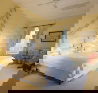 Faversham House - Lightning Ridge Tourism
