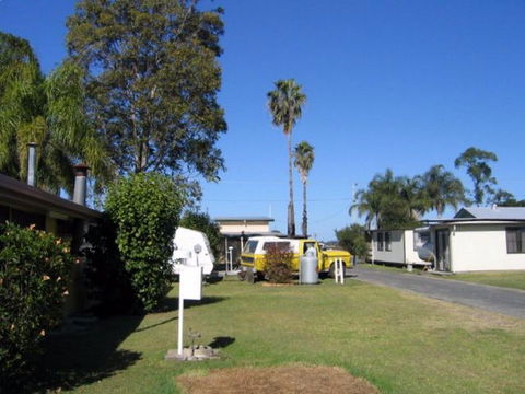 Browns Caravan Park - Lightning Ridge Tourism 0