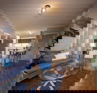 Mrs Brightside - Lightning Ridge Tourism