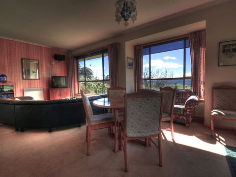 Plovers Ridge Country Retreat - Lightning Ridge Tourism 4
